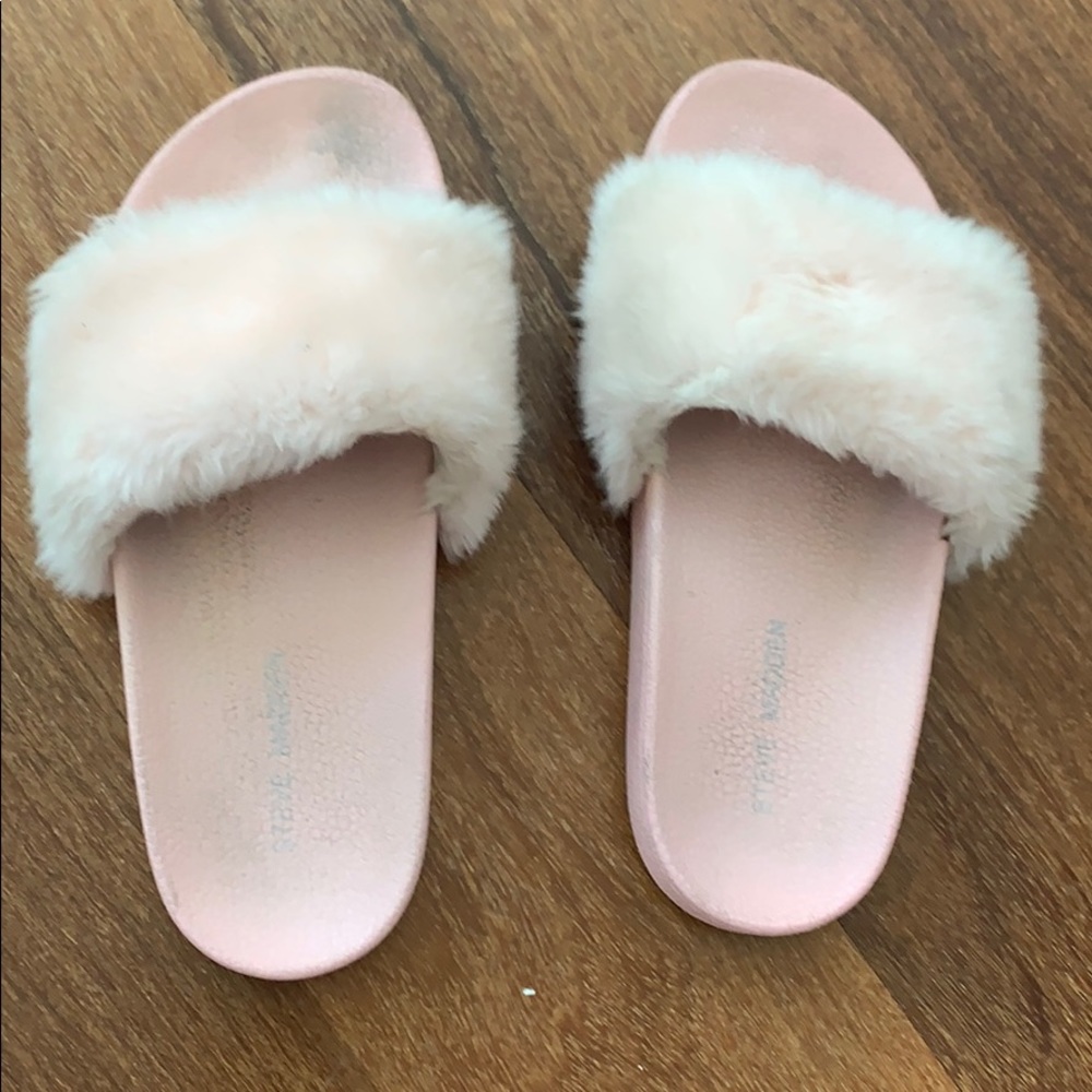 Steve Madden Furry Slides